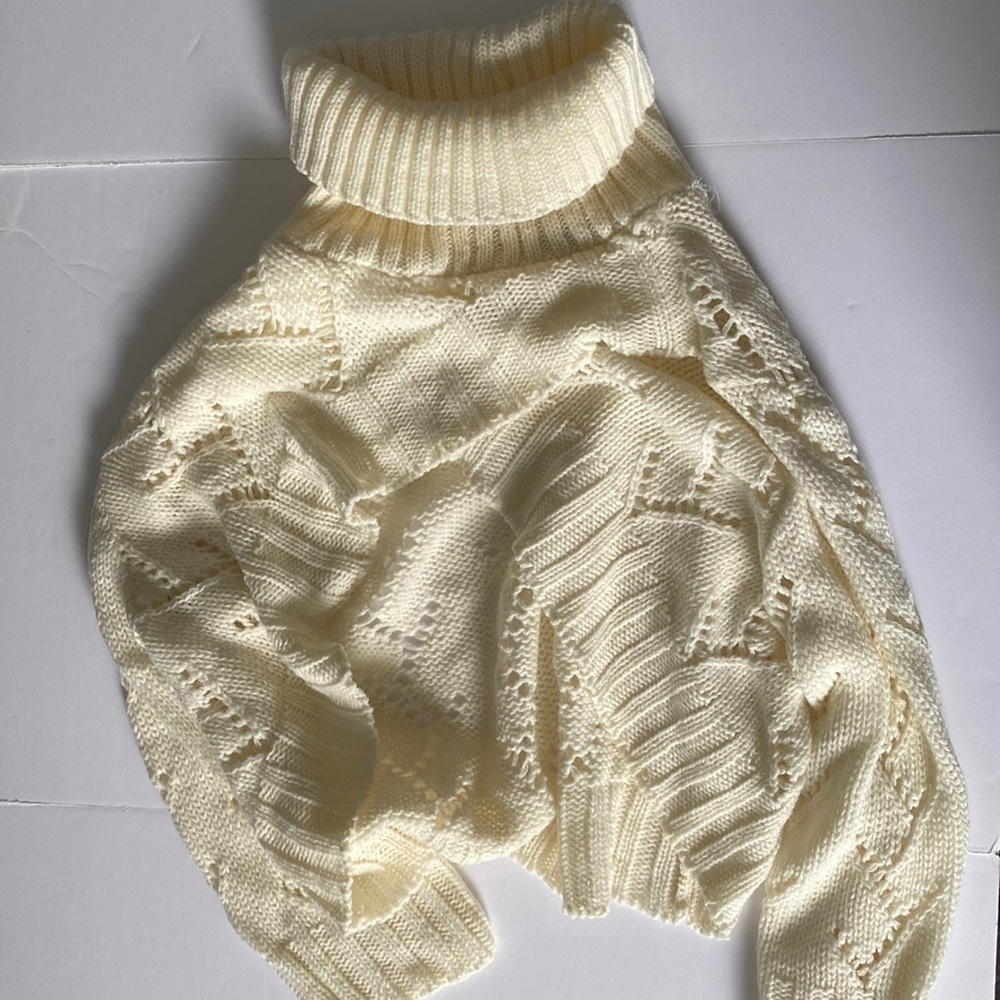 Super crop sweater